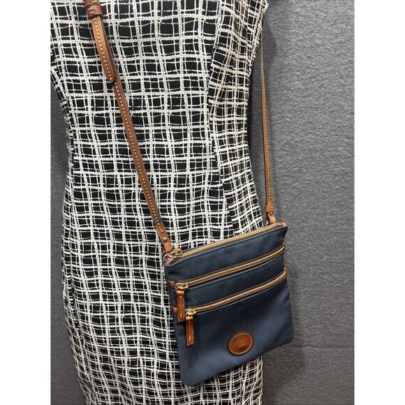 Dooney Bourke Crossbody Handbag "North South Triple Zip" Blue Nylon - Picture 3 of 12